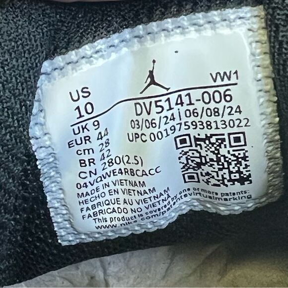 Jordan NU Retro 1 Low Nike Sneakers Mens 10 Black White Varsity Red NEW with Box - Picture 11 of 11